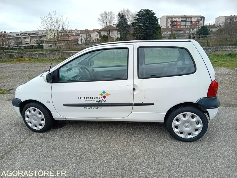 Renault twingo 95587 kms 2006 AY382JZ - سيارة: صور 3 Renault twingo 95587 kms 2006 AY382JZ - سيارة: صور 3