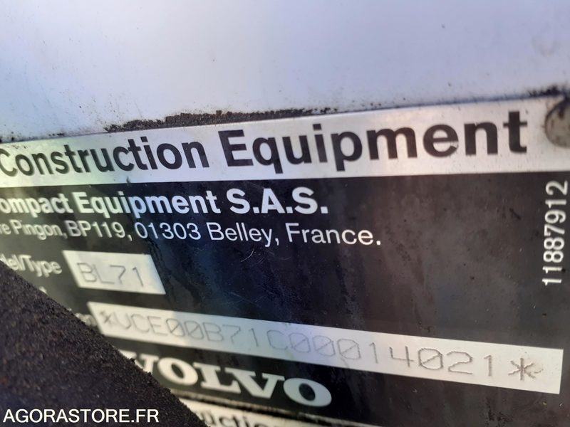 Tractopelle 4x4 volvo bl71 - حفار متعدد الاستخدام: صور 5 Tractopelle 4x4 volvo bl71 - حفار متعدد الاستخدام: صور 5