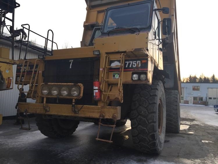 CAT 775 D - شاحنة قلابة للمحاجر: صور 3 CAT 775 D - شاحنة قلابة للمحاجر: صور 3