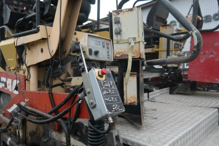 Dynapack F121 4WD - العامل بالقار: صور 4 Dynapack F121 4WD - العامل بالقار: صور 4