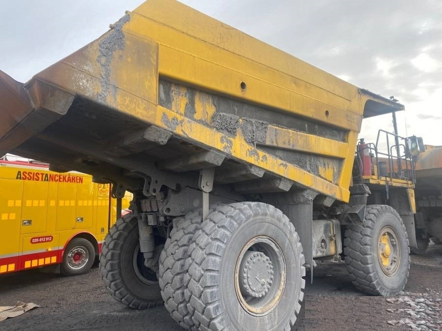Komatsu HD405-7 - شاحنة قلابة للمحاجر: صور 2 Komatsu HD405-7 - شاحنة قلابة للمحاجر: صور 2