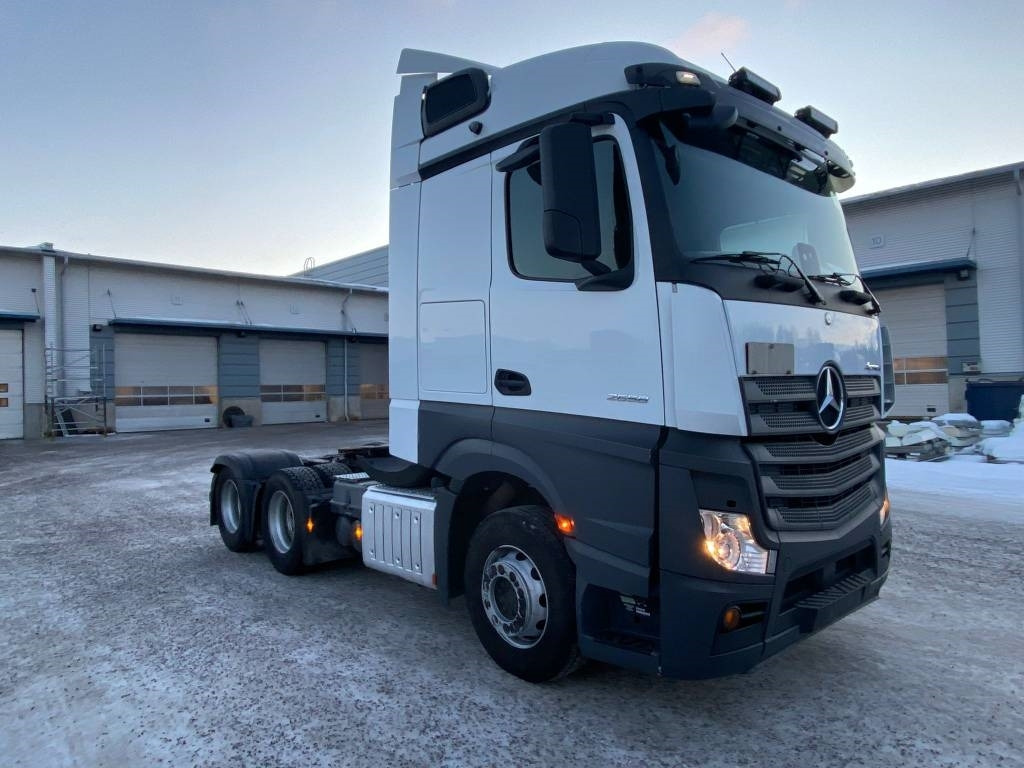 Mercedes-Benz Actros 2658 - شاحنة جرار: صور 4 Mercedes-Benz Actros 2658 - شاحنة جرار: صور 4