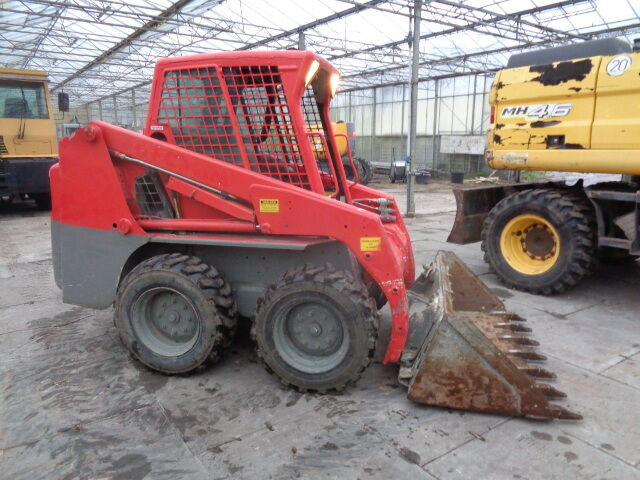Bobcat S130 - شيول صغير: صور 1 Bobcat S130 - شيول صغير: صور 1