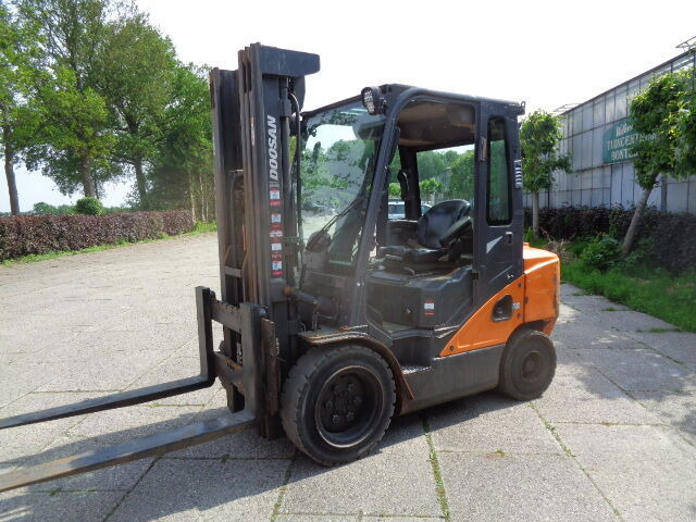 Doosan D35C-7 - رافعة شوكية: صور 4 Doosan D35C-7 - رافعة شوكية: صور 4