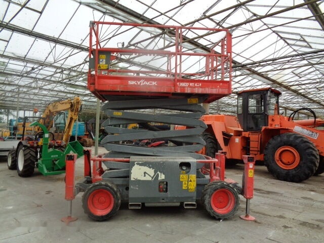 Skyjack SJ 6832 RT - رافعات مقصية: صور 5 Skyjack SJ 6832 RT - رافعات مقصية: صور 5