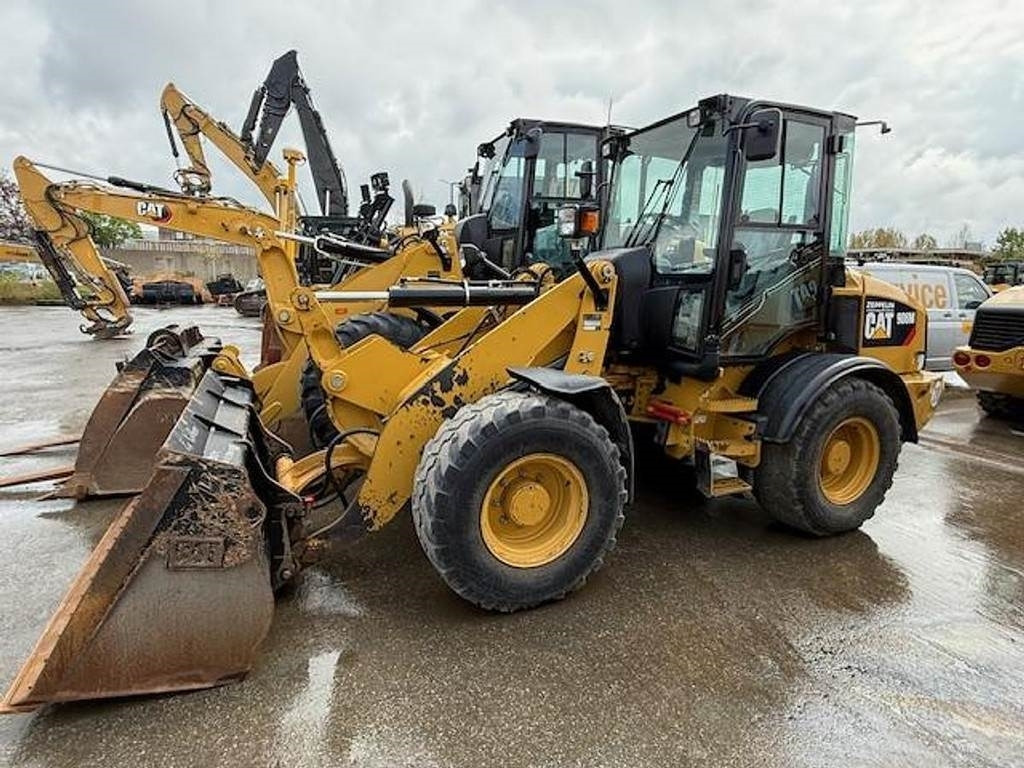 CAT 908M - اللودر بعجل: صور 1 CAT 908M - اللودر بعجل: صور 1