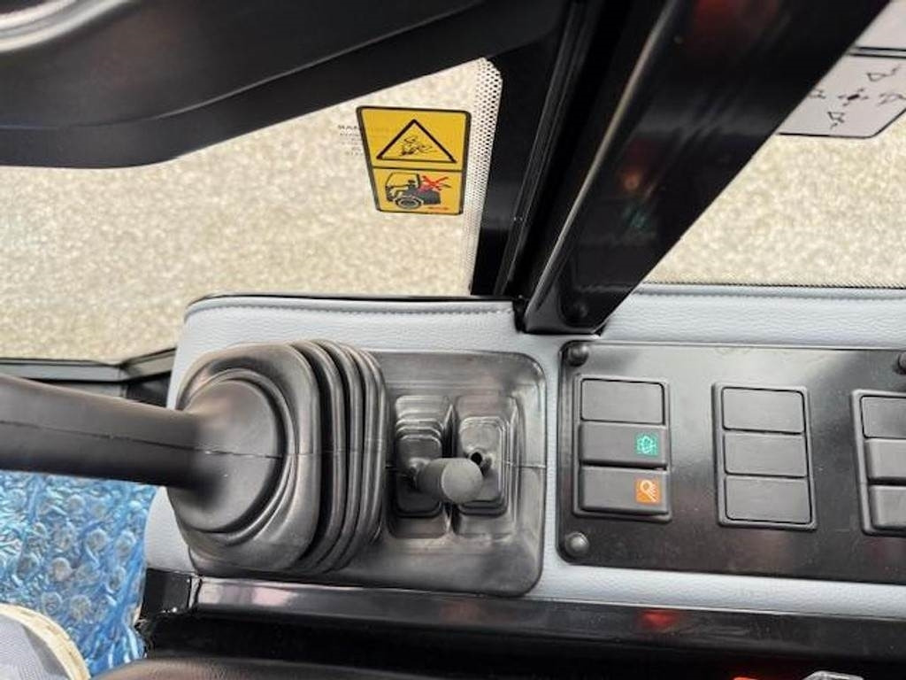 اللودر بعجل جديد GiANT G2300 X-TRA HD: صور 7 اللودر بعجل جديد GiANT G2300 X-TRA HD: صور 7