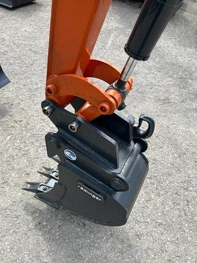 Hitachi ZX10U-6 - حفارة مصغرة: صور 5 Hitachi ZX10U-6 - حفارة مصغرة: صور 5