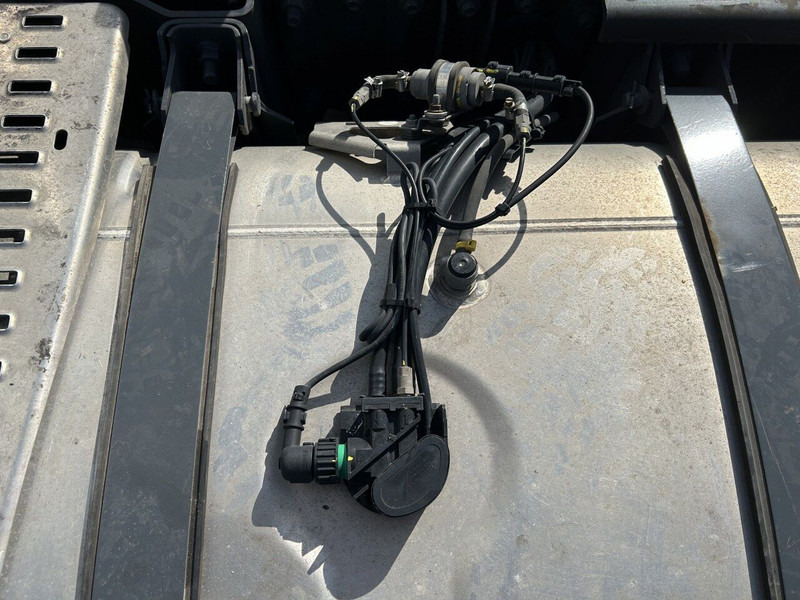 DAF 765 liters 620x675x2112 with step, complete set - خزان وقود - شاحنة: صور 5 DAF 765 liters 620x675x2112 with step, complete set - خزان وقود - شاحنة: صور 5