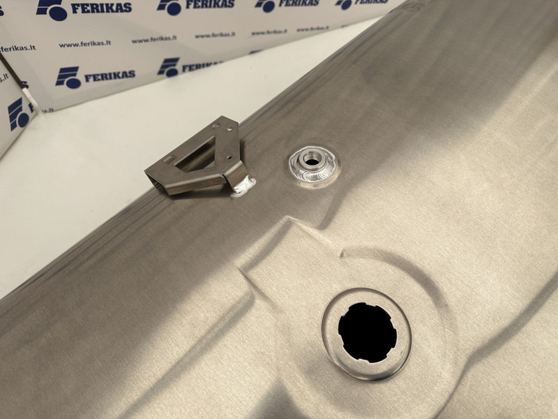 DAF New aluminum fuel tank 620L - خزان وقود - شاحنة: صور 5 DAF New aluminum fuel tank 620L - خزان وقود - شاحنة: صور 5