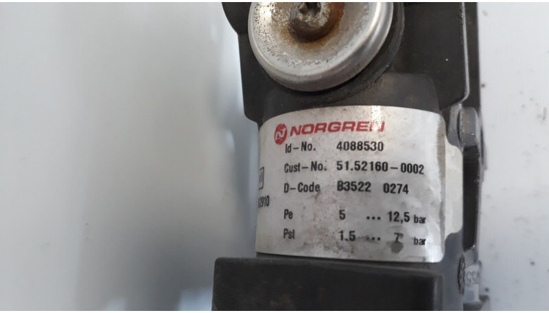 MAN exhaust valve - المحرك و قطع الغيار - شاحنة: صور 4 MAN exhaust valve - المحرك و قطع الغيار - شاحنة: صور 4