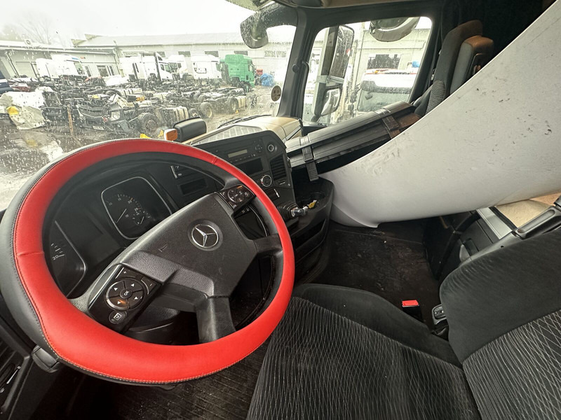 Mercedes-Benz Actros MP4 - شاحنة جرار: صور 5 Mercedes-Benz Actros MP4 - شاحنة جرار: صور 5