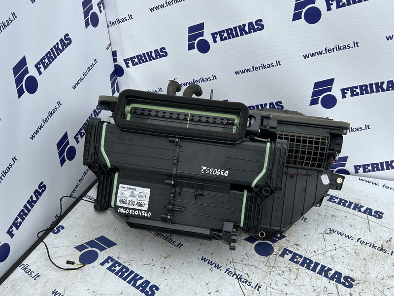 Mercedes-Benz air conditionioning heater system - التدفئة/ التهوية - شاحنة: صور 2 Mercedes-Benz air conditionioning heater system - التدفئة/ التهوية - شاحنة: صور 2