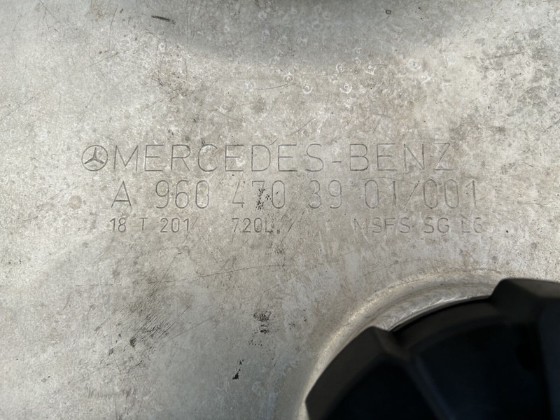 خزان وقود - شاحنة Mercedes-Benz combined fuel tank 720L: صور 10