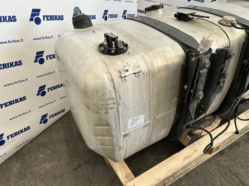 خزان وقود - شاحنة Mercedes-Benz combined fuel tank 720L: صور 7