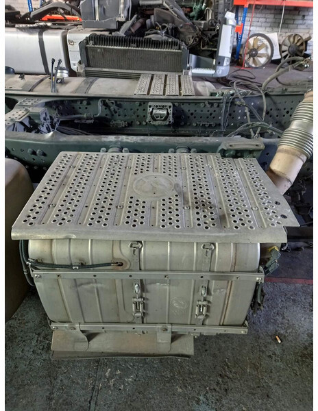 Mercedes-Benz exhaust gas catalyst - محول حفزي - شاحنة: صور 1 Mercedes-Benz exhaust gas catalyst - محول حفزي - شاحنة: صور 1