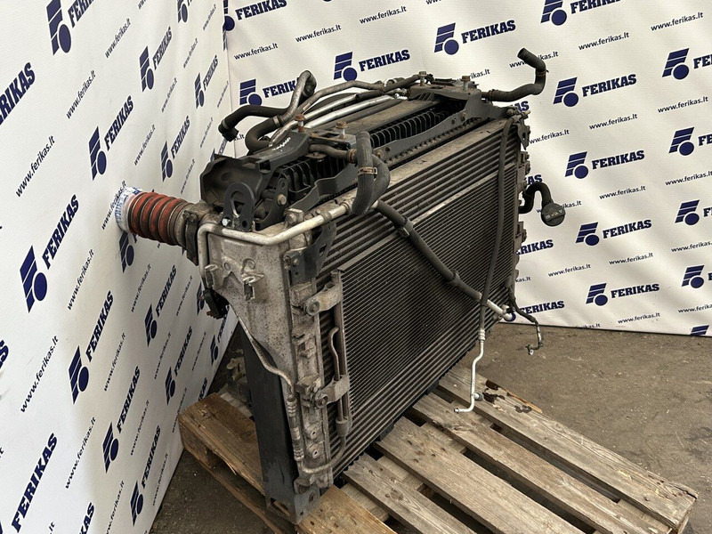 Mercedes-Benz radiators set - المشعاع - شاحنة: صور 2 Mercedes-Benz radiators set - المشعاع - شاحنة: صور 2