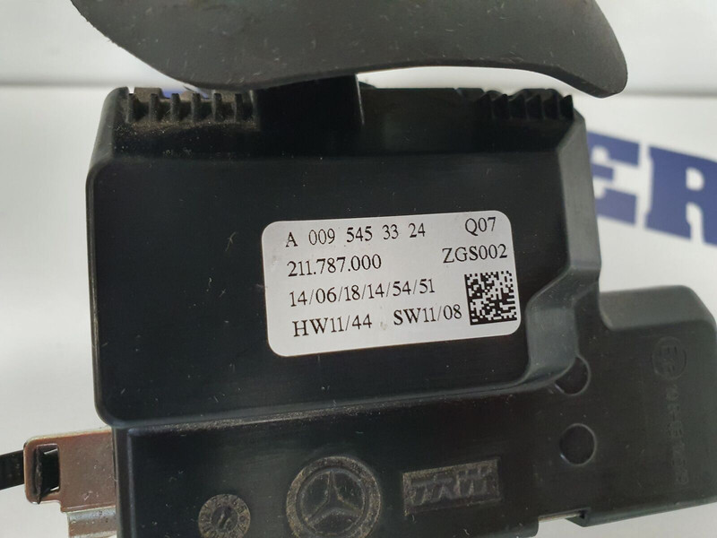 Mercedes-Benz wiper, turn switch stalk - مرحل - شاحنة: صور 3 Mercedes-Benz wiper, turn switch stalk - مرحل - شاحنة: صور 3