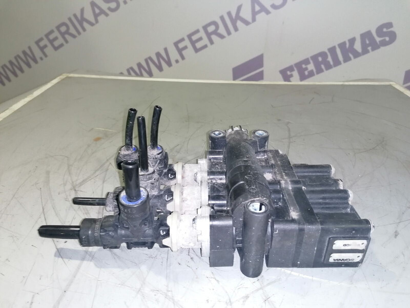 Scania Solenoid valve Air suspension - صمام - شاحنة: صور 1 Scania Solenoid valve Air suspension - صمام - شاحنة: صور 1