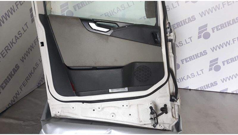 Volvo EURO 6 complete left side doors - باب و قطع الغيار - شاحنة: صور 4 Volvo EURO 6 complete left side doors - باب و قطع الغيار - شاحنة: صور 4