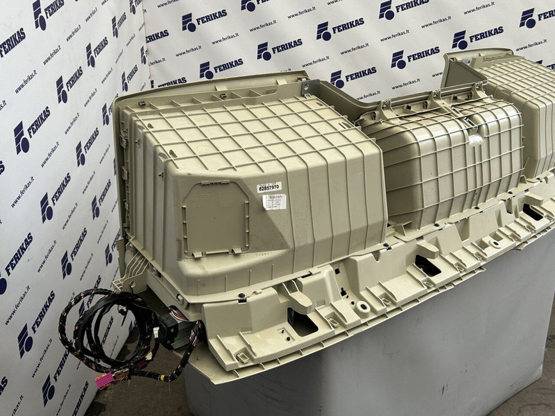 Volvo upper storage - الكابينة والداخلية - شاحنة: صور 5 Volvo upper storage - الكابينة والداخلية - شاحنة: صور 5