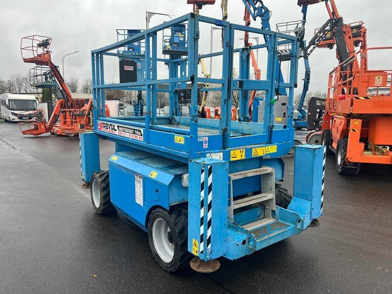 رافعات مقصية Genie GS2668 RT diesel 4x4 10m (1527): صور 9 رافعات مقصية Genie GS2668 RT diesel 4x4 10m (1527): صور 9