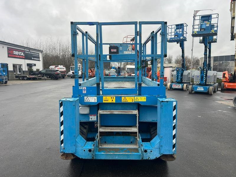 رافعات مقصية Genie GS2668 RT diesel 4x4 10m (1527): صور 8 رافعات مقصية Genie GS2668 RT diesel 4x4 10m (1527): صور 8