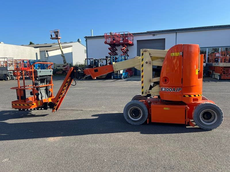 JLG E300 AJP elektro 11m (1791) - رافعات سلة مفصلية: صور 5 JLG E300 AJP elektro 11m (1791) - رافعات سلة مفصلية: صور 5