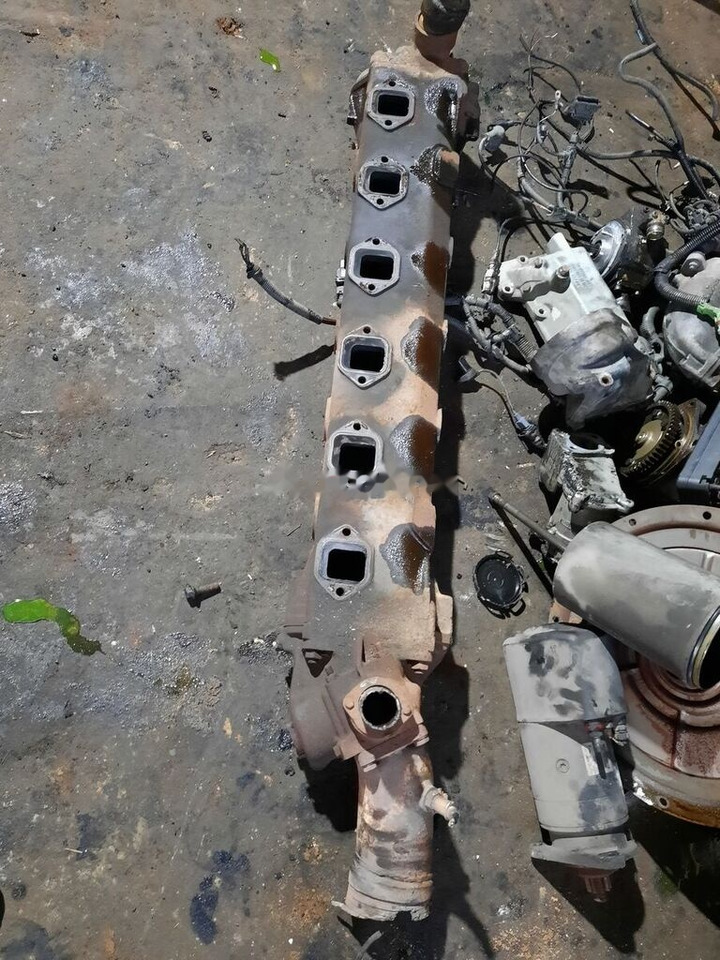 MAN / Turbina 53271013060c golovka MAN E2876 - مشعب العادم - شاحنة: صور 5 MAN / Turbina 53271013060c golovka MAN E2876 - مشعب العادم - شاحنة: صور 5