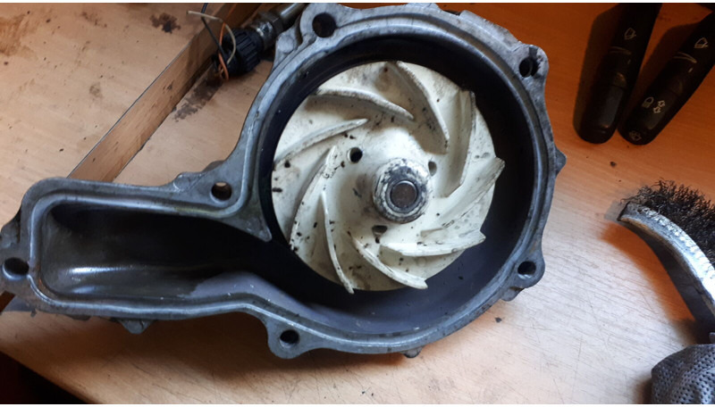 Volvo B 12 9700 . FM/FH - مضخة المبرد: صور 2 Volvo B 12 9700 . FM/FH - مضخة المبرد: صور 2