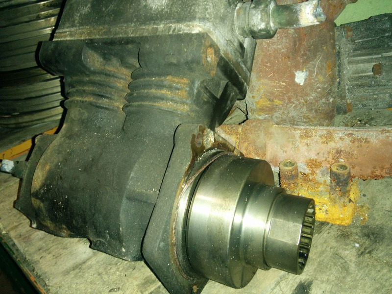 Volvo LP4905 /. LP4992 -B12 .Мерседес - المحرك و قطع الغيار: صور 2 Volvo LP4905 /. LP4992 -B12 .Мерседес - المحرك و قطع الغيار: صور 2