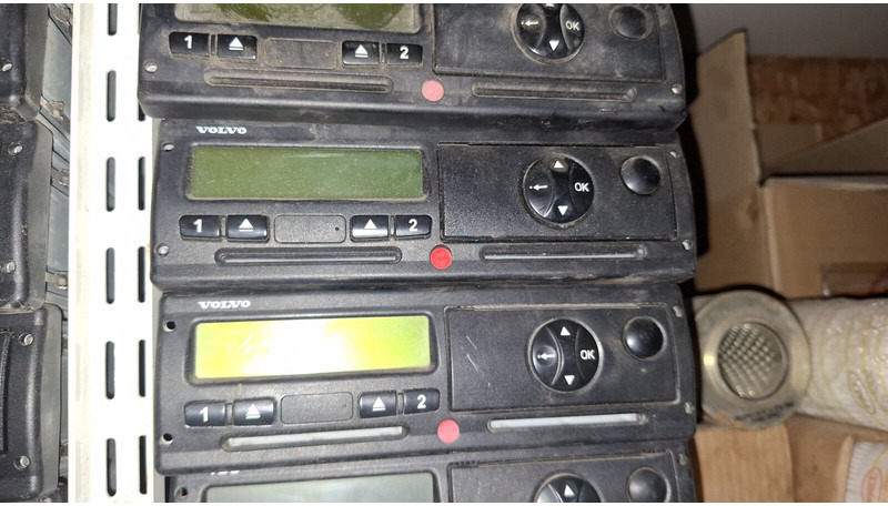 Volvo Video system x-dmr 8 R8 Compact RJ45 - النظام الكهربائي: صور 2 Volvo Video system x-dmr 8 R8 Compact RJ45 - النظام الكهربائي: صور 2