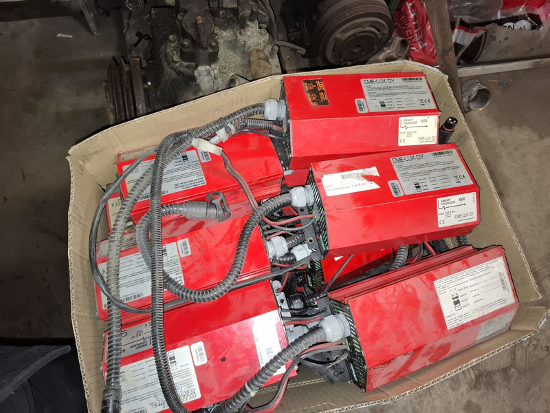 Volvo Жгут проводов .Сервогаз VDO - 408.401.3\ 445.804/5/020. 445.804. - الكابلات/ الأسلاك: صور 1 Volvo Жгут проводов .Сервогаз VDO - 408.401.3\ 445.804/5/020. 445.804. - الكابلات/ الأسلاك: صور 1