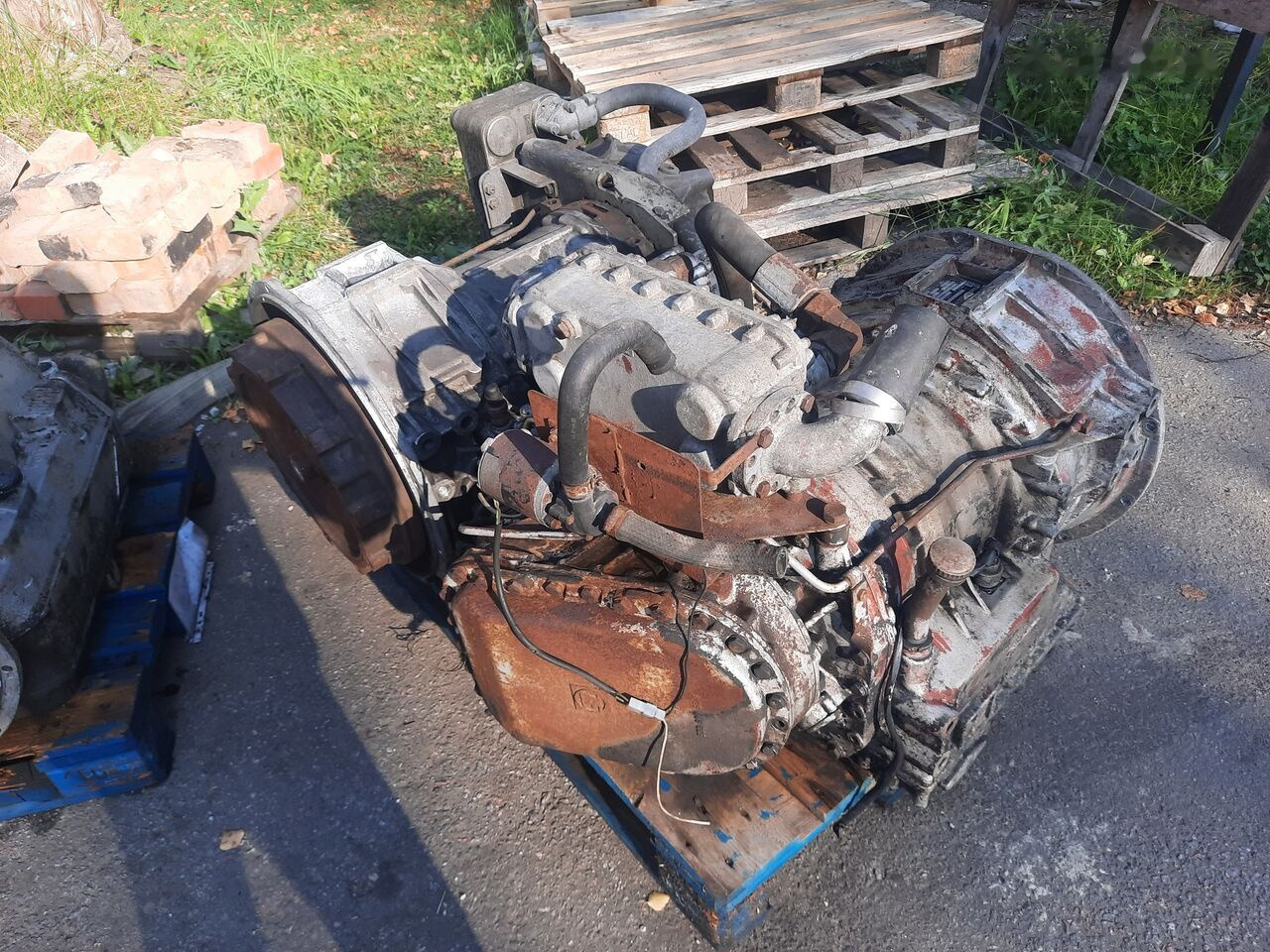 ZF 5HP 590 .5HP602c. 5HP502C . 5HP500 .4HP500 / dlya Mersede Scania Volvo B 6 - علبة التروس - حافلة: صور 1 ZF 5HP 590 .5HP602c. 5HP502C . 5HP500 .4HP500 / dlya Mersede Scania Volvo B 6 - علبة التروس - حافلة: صور 1