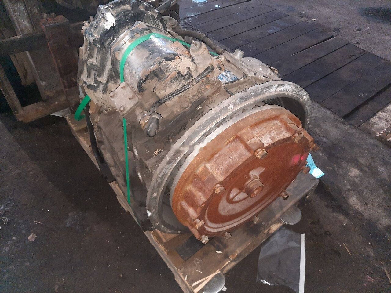 ZF 5HP 590 .5HP602c. 5HP502C . 5HP500 .4HP500 / dlya Mersede Scania Volvo B 6 - علبة التروس - حافلة: صور 4 ZF 5HP 590 .5HP602c. 5HP502C . 5HP500 .4HP500 / dlya Mersede Scania Volvo B 6 - علبة التروس - حافلة: صور 4