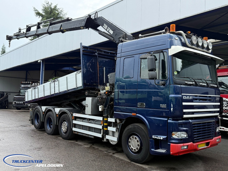 DAF XF 95.430 HIAB 330-5, 8x2 - شاحنات مسطحة, شاحنة كرين: صور 1 DAF XF 95.430 HIAB 330-5, 8x2 - شاحنات مسطحة, شاحنة كرين: صور 1