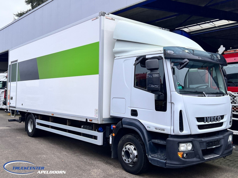 Iveco Eurocargo 150E28 175.650 km, AC, 3 Stoelen, 2000 kg lift, 6 Cilinder - بصندوق مغلق شاحنة: صور 1 Iveco Eurocargo 150E28 175.650 km, AC, 3 Stoelen, 2000 kg lift, 6 Cilinder - بصندوق مغلق شاحنة: صور 1