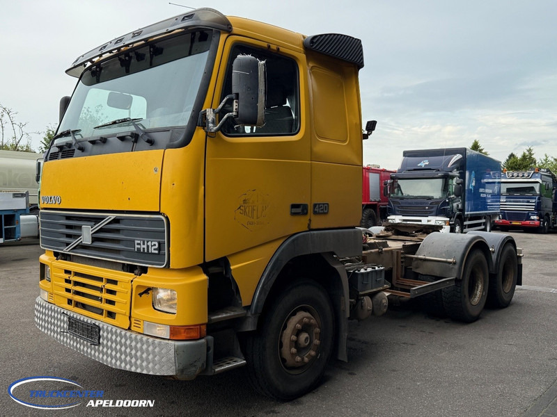 Volvo FH 12 - 420 6x4, Handgeschakeld, Hydrauliek - شاحنة جرار: صور 3 Volvo FH 12 - 420 6x4, Handgeschakeld, Hydrauliek - شاحنة جرار: صور 3