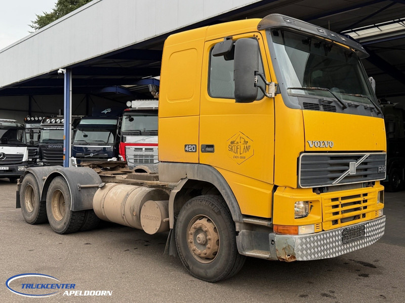 Volvo FH 12 - 420 6x4, Handgeschakeld, Hydrauliek - شاحنة جرار: صور 1 Volvo FH 12 - 420 6x4, Handgeschakeld, Hydrauliek - شاحنة جرار: صور 1