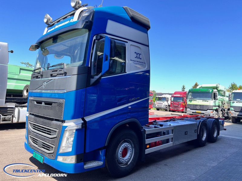 Volvo FH 540 6x4, Dual clutch, XL Globetrotter, PTO, Retarder - الشاسيه شاحنة: صور 3 Volvo FH 540 6x4, Dual clutch, XL Globetrotter, PTO, Retarder - الشاسيه شاحنة: صور 3