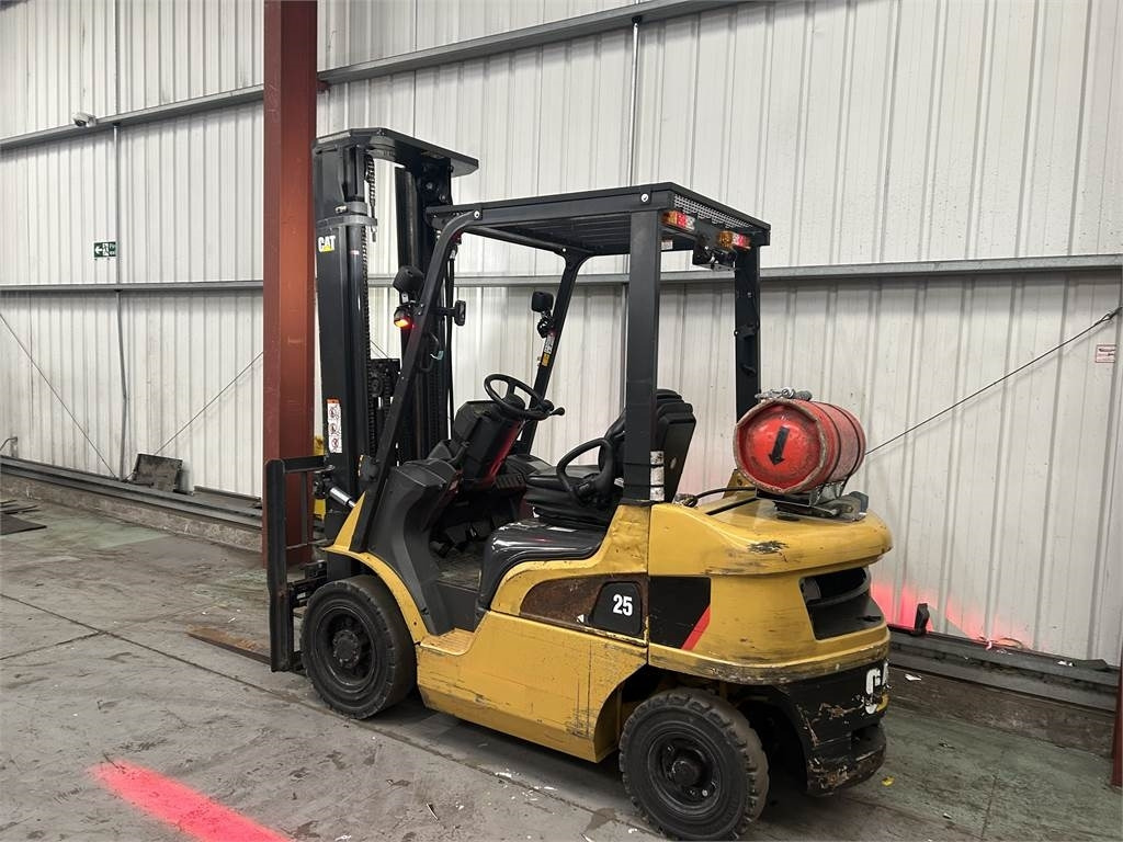 CAT GP25NT - رافعة شوكية تعمل بالغاز: صور 3 CAT GP25NT - رافعة شوكية تعمل بالغاز: صور 3