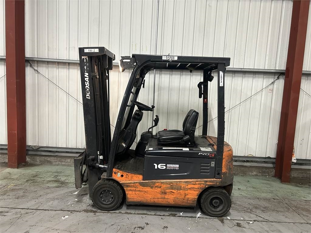 Doosan B16X-5 - رافعة شوكية كهربائية: صور 1 Doosan B16X-5 - رافعة شوكية كهربائية: صور 1
