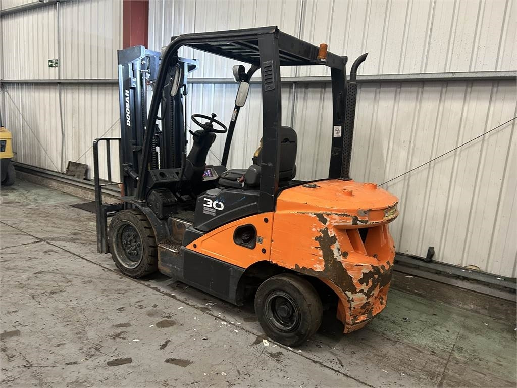 Doosan D30S-5 - رافعة شوكية ديزل: صور 3 Doosan D30S-5 - رافعة شوكية ديزل: صور 3