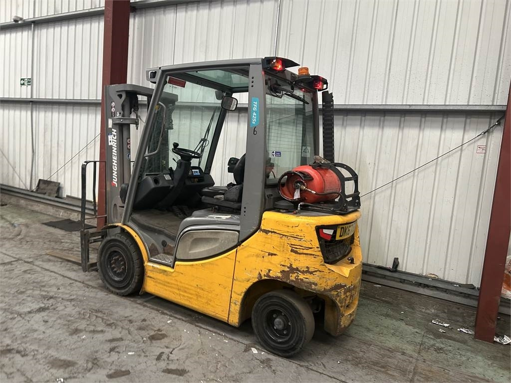 Jungheinrich TFG425S - رافعة شوكية تعمل بالغاز: صور 3 Jungheinrich TFG425S - رافعة شوكية تعمل بالغاز: صور 3