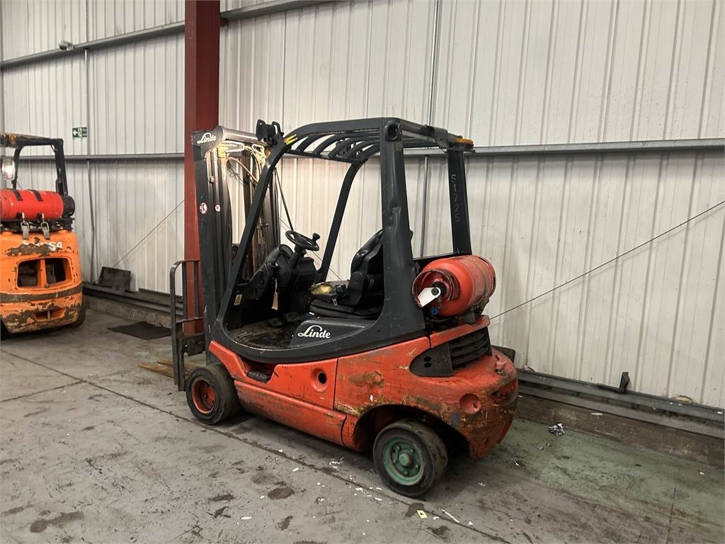 Linde H20T-03 - رافعة شوكية تعمل بالغاز: صور 3 Linde H20T-03 - رافعة شوكية تعمل بالغاز: صور 3