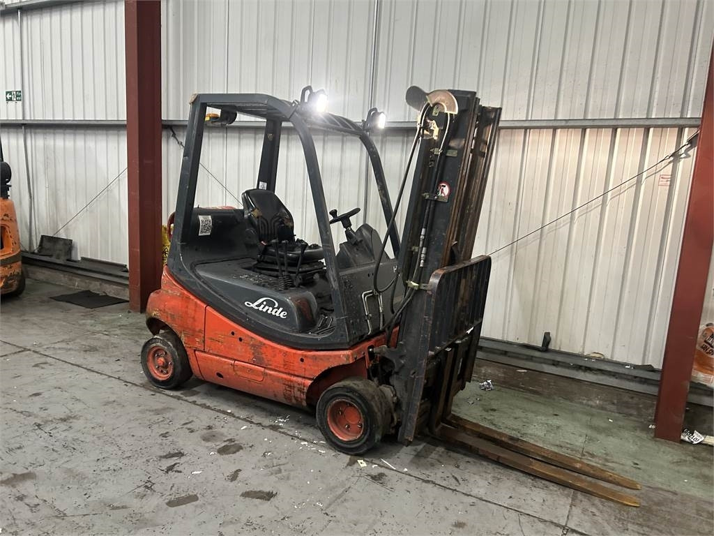 Linde H20T-03 - رافعة شوكية تعمل بالغاز: صور 4 Linde H20T-03 - رافعة شوكية تعمل بالغاز: صور 4