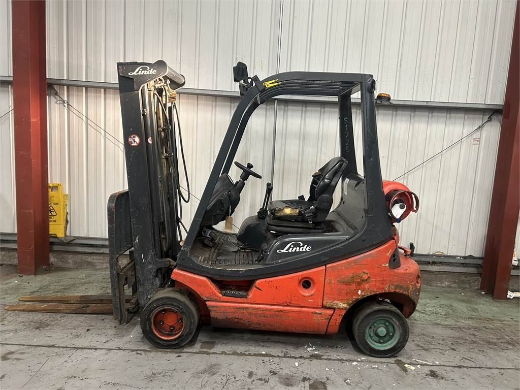 Linde H20T-03 - رافعة شوكية تعمل بالغاز: صور 1 Linde H20T-03 - رافعة شوكية تعمل بالغاز: صور 1