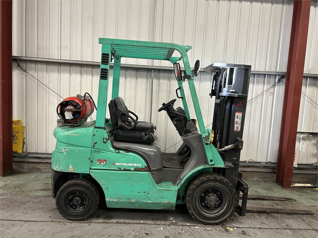 Mitsubishi FG25NT - رافعة شوكية تعمل بالغاز: صور 5 Mitsubishi FG25NT - رافعة شوكية تعمل بالغاز: صور 5
