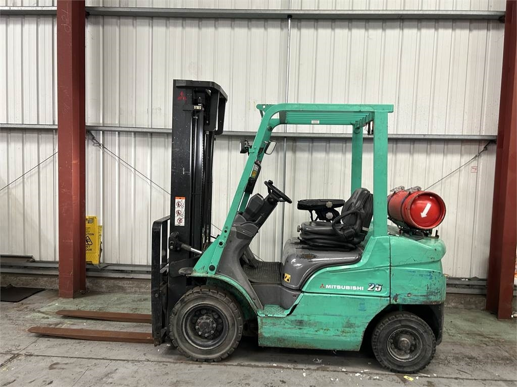 Mitsubishi FG25NT - رافعة شوكية تعمل بالغاز: صور 1 Mitsubishi FG25NT - رافعة شوكية تعمل بالغاز: صور 1