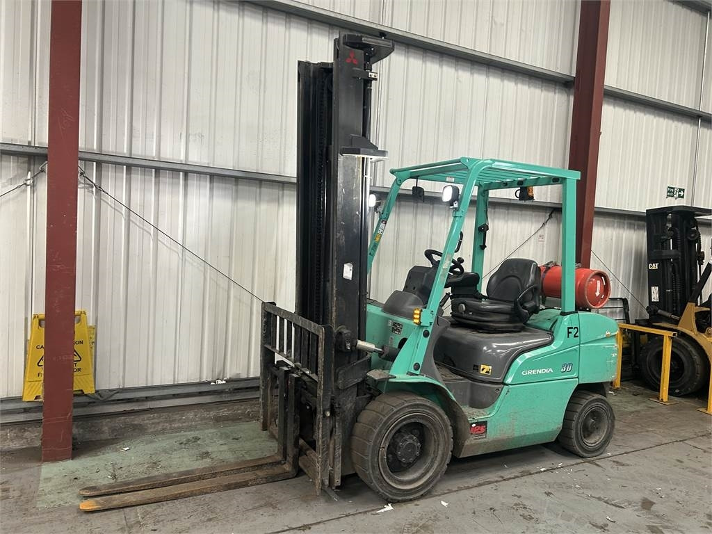 Mitsubishi FG30NT - رافعة شوكية تعمل بالغاز: صور 2 Mitsubishi FG30NT - رافعة شوكية تعمل بالغاز: صور 2
